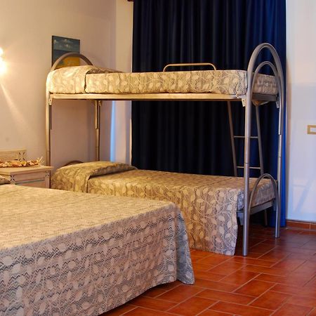 Hotel Le Sabbie Calasetta Extérieur photo