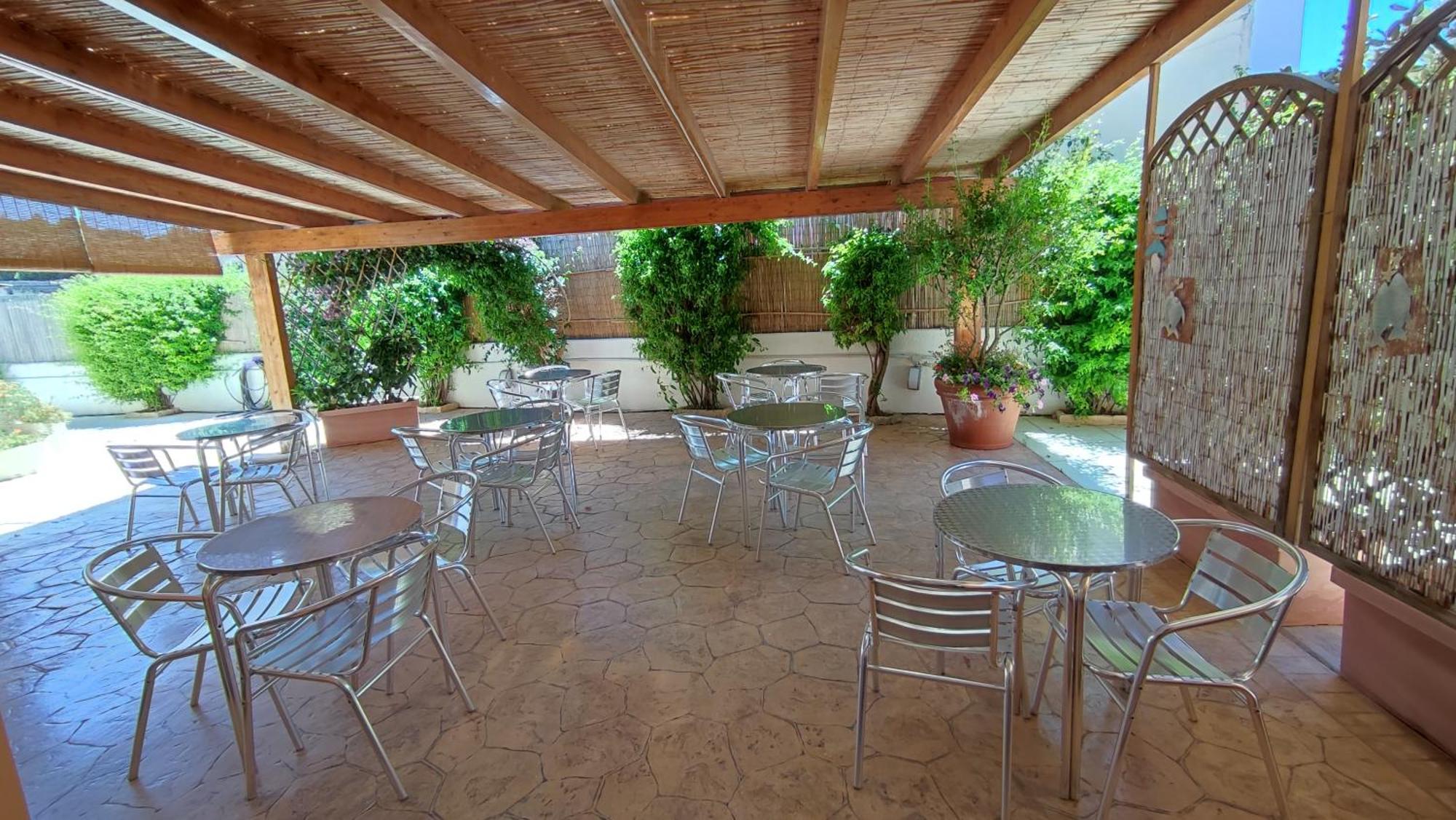 Hotel Le Sabbie Calasetta Extérieur photo