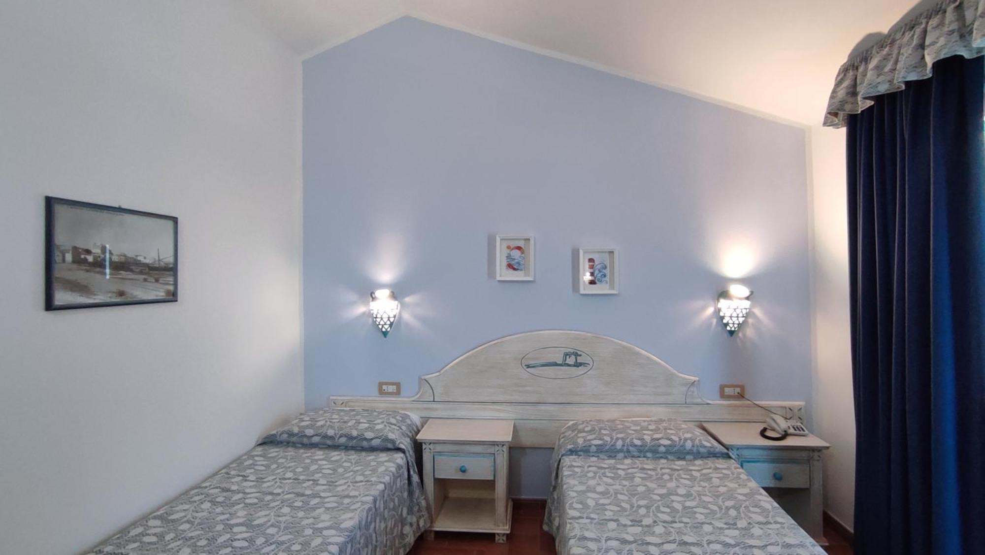 Hotel Le Sabbie Calasetta Extérieur photo