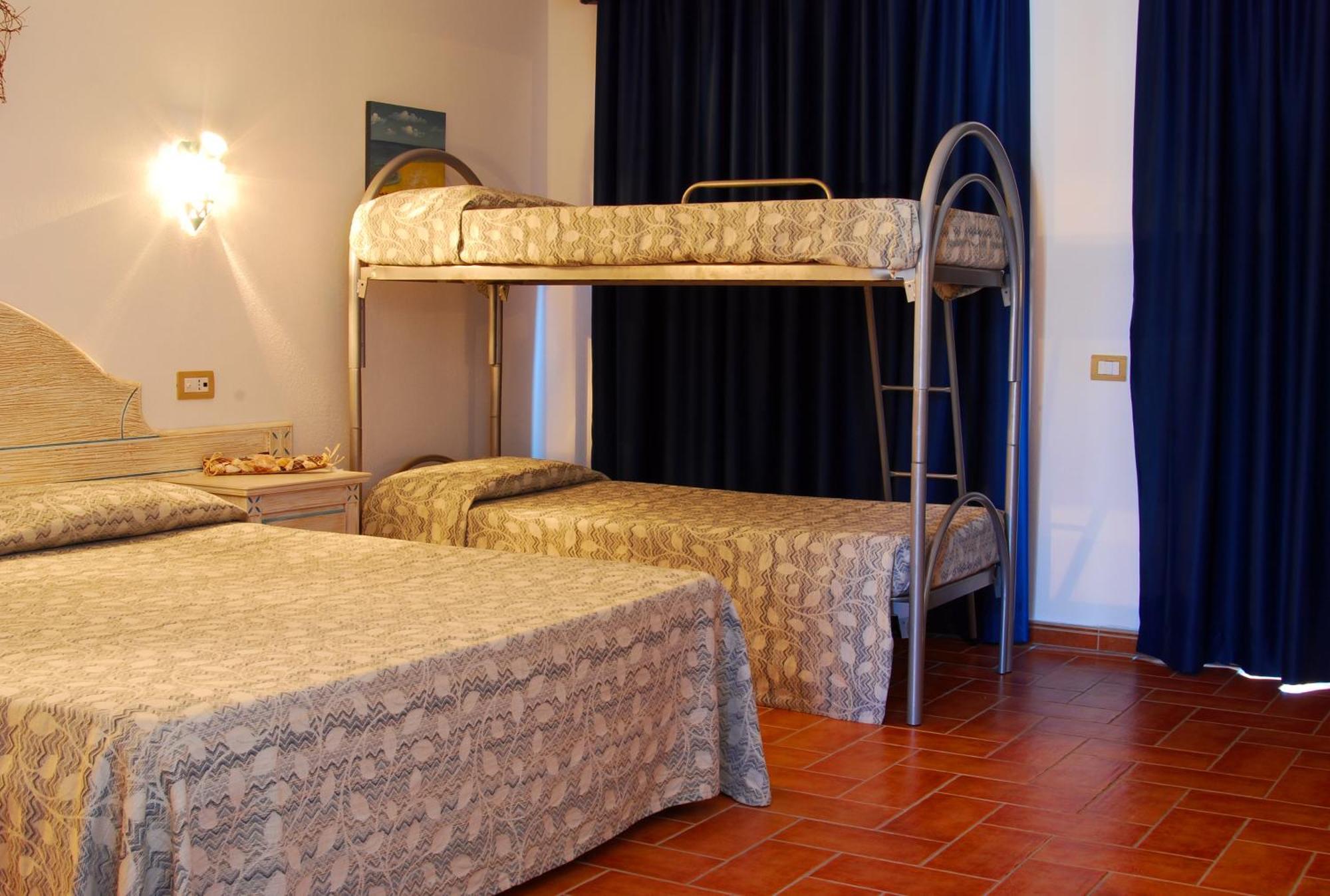 Hotel Le Sabbie Calasetta Extérieur photo